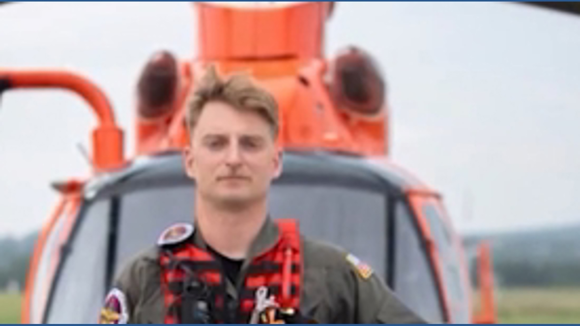 Meet Scott Ruskan, the rescue swimmer leading the RodeoHouston parade ...