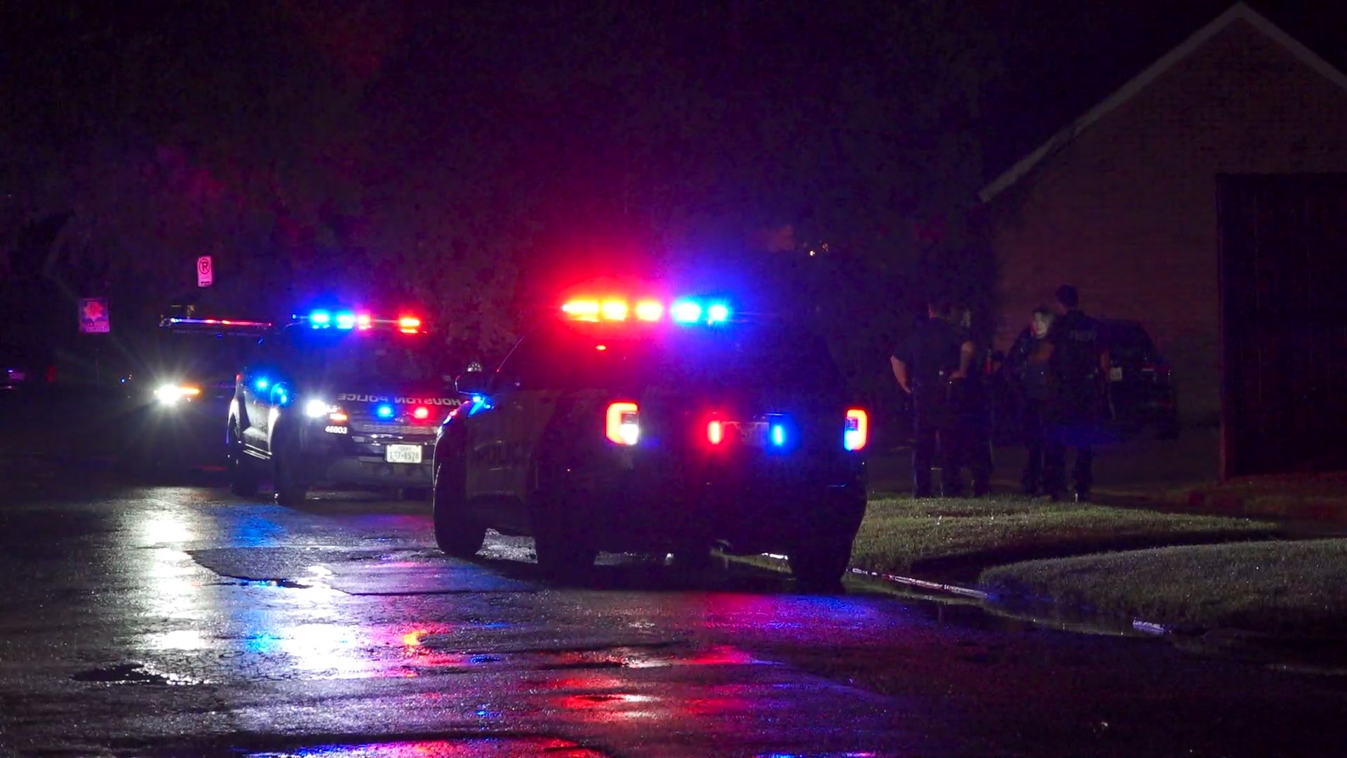 HPD says the suspect demanded the man's keys before shooting him in the chest.