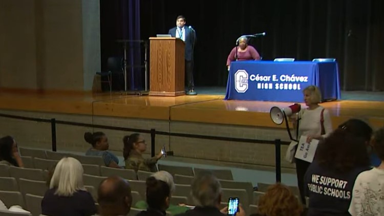 Crowd takes over Texas Education Agency's second public meeting over HISD takeover