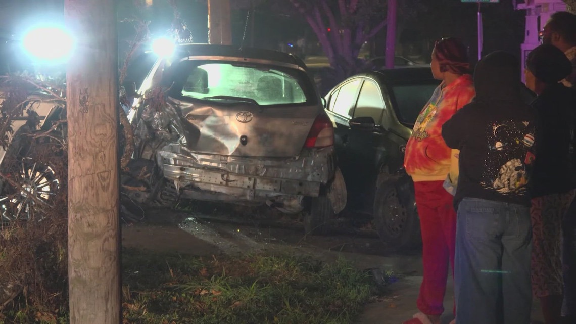 Woman killed in chain-reaction crash late at night, Houston police say