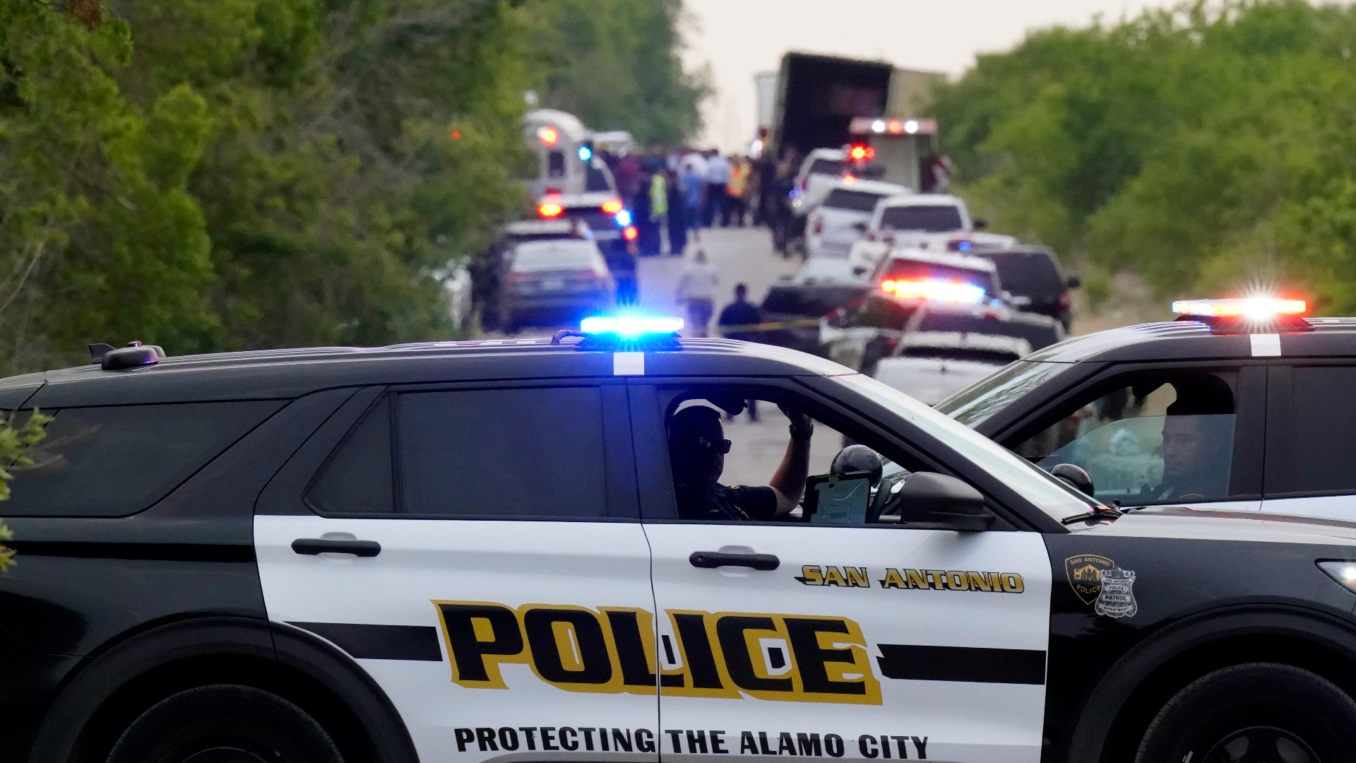 50 migrants found dead in big rig in San Antonio, Texas | khou.com