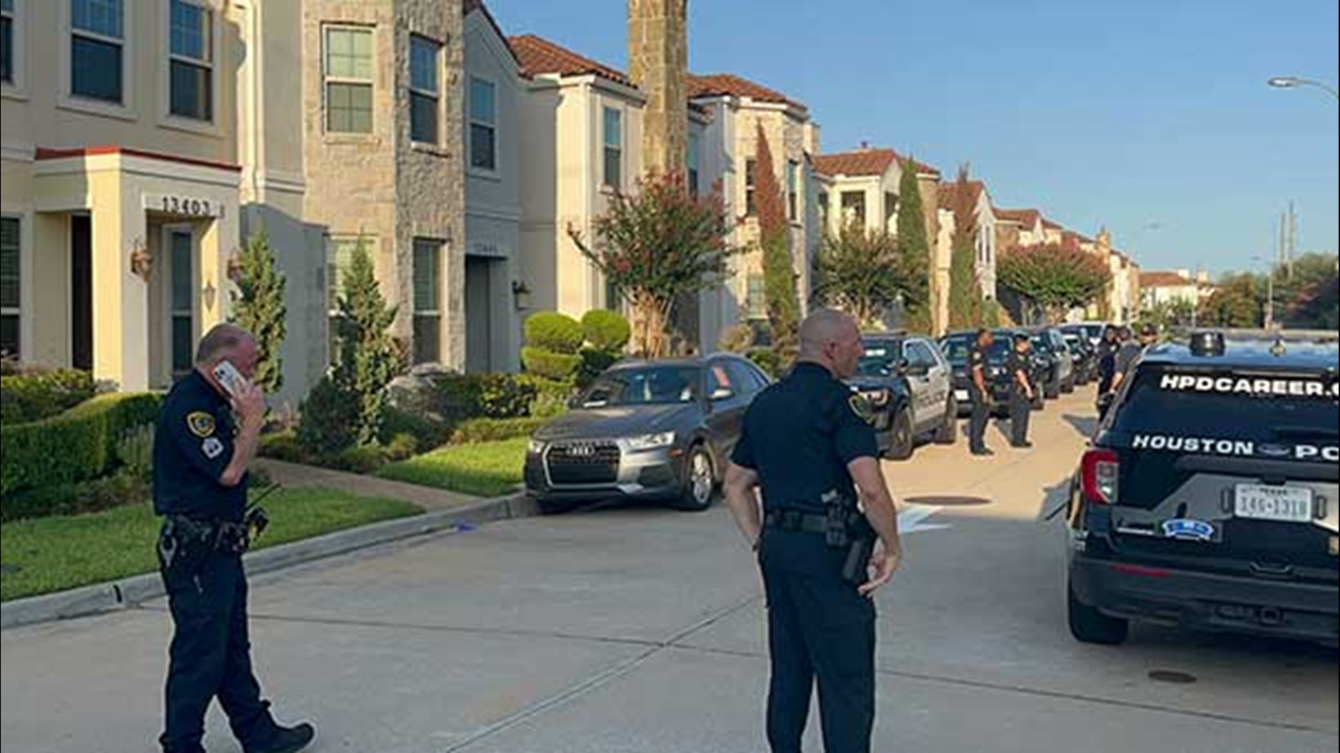 Raw video: Father shoots wife, daughter before turning the gun on himself,  HPD says