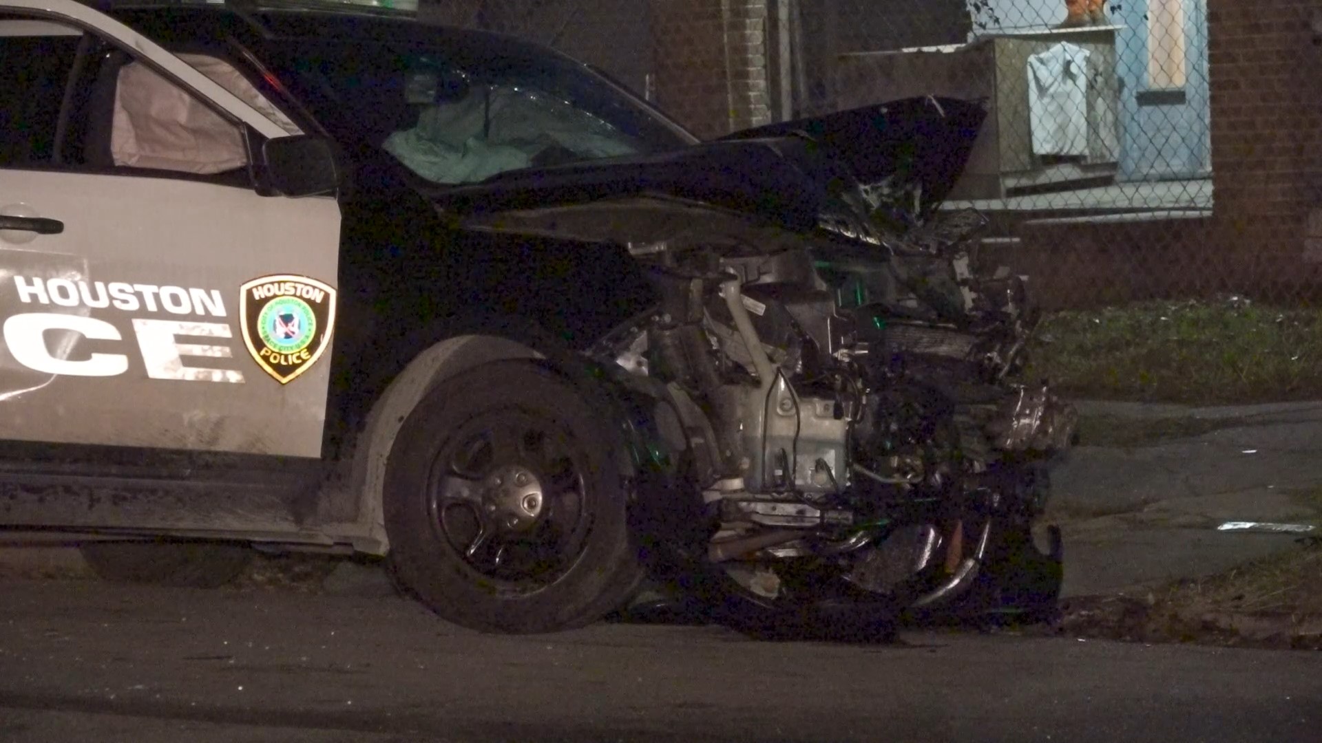 Raw Video Hpd Patrol Unit Crashes Into Parked Truck During Brief Chase Police Say