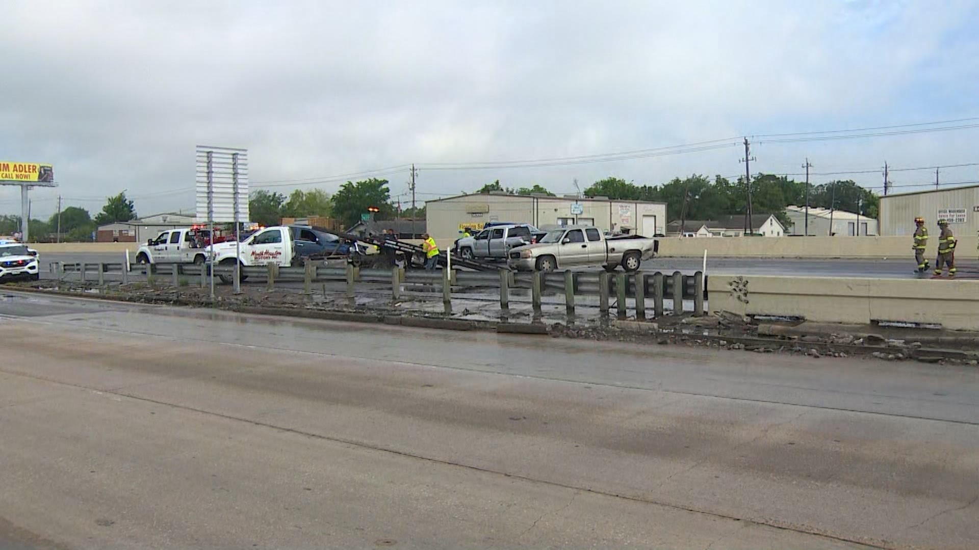 Houston traffic 1 dead after 4car crash on I10 Beltway 8