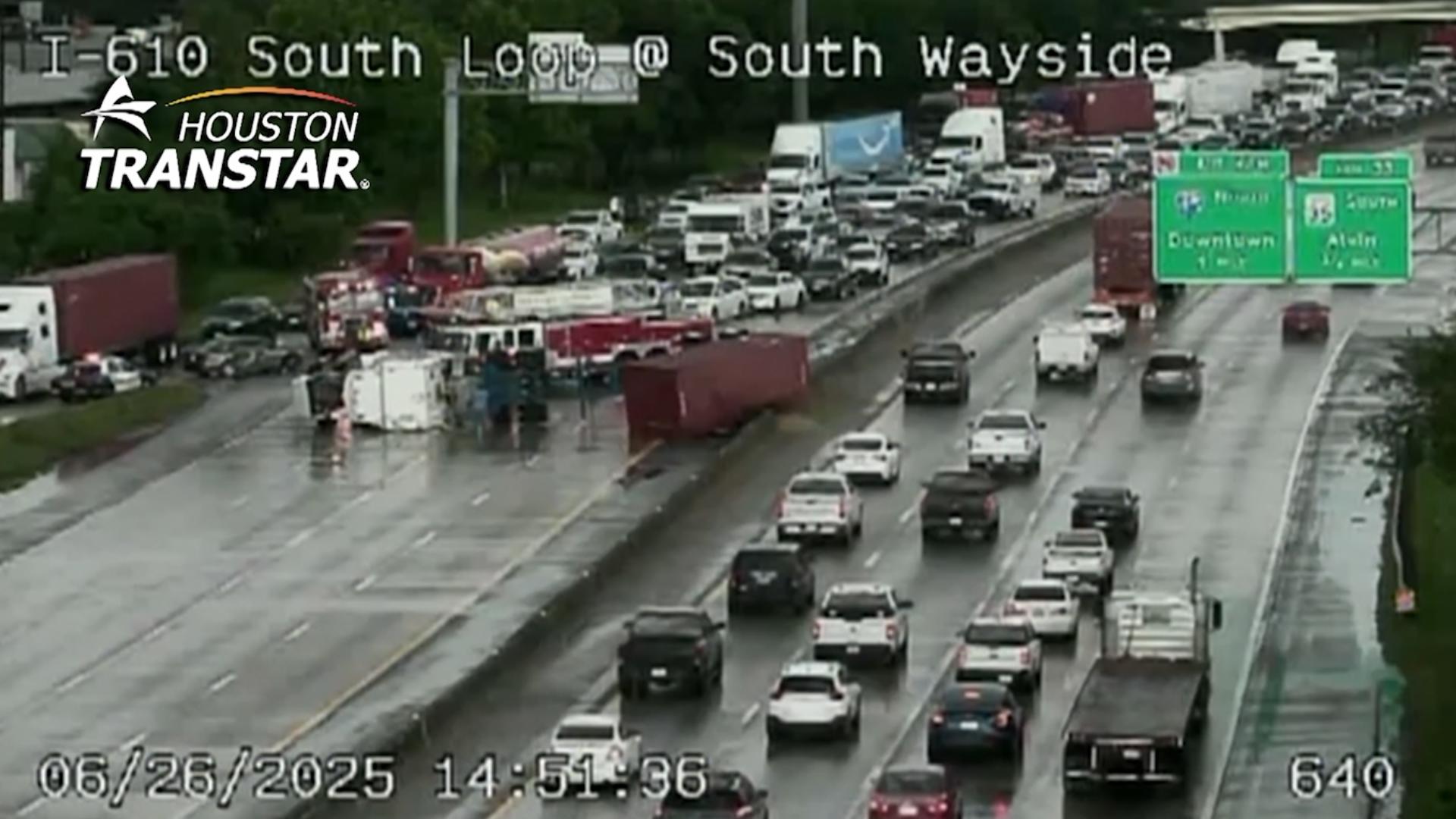 18-wheeler crash causes closure of South Loop at Wayside | khou.com