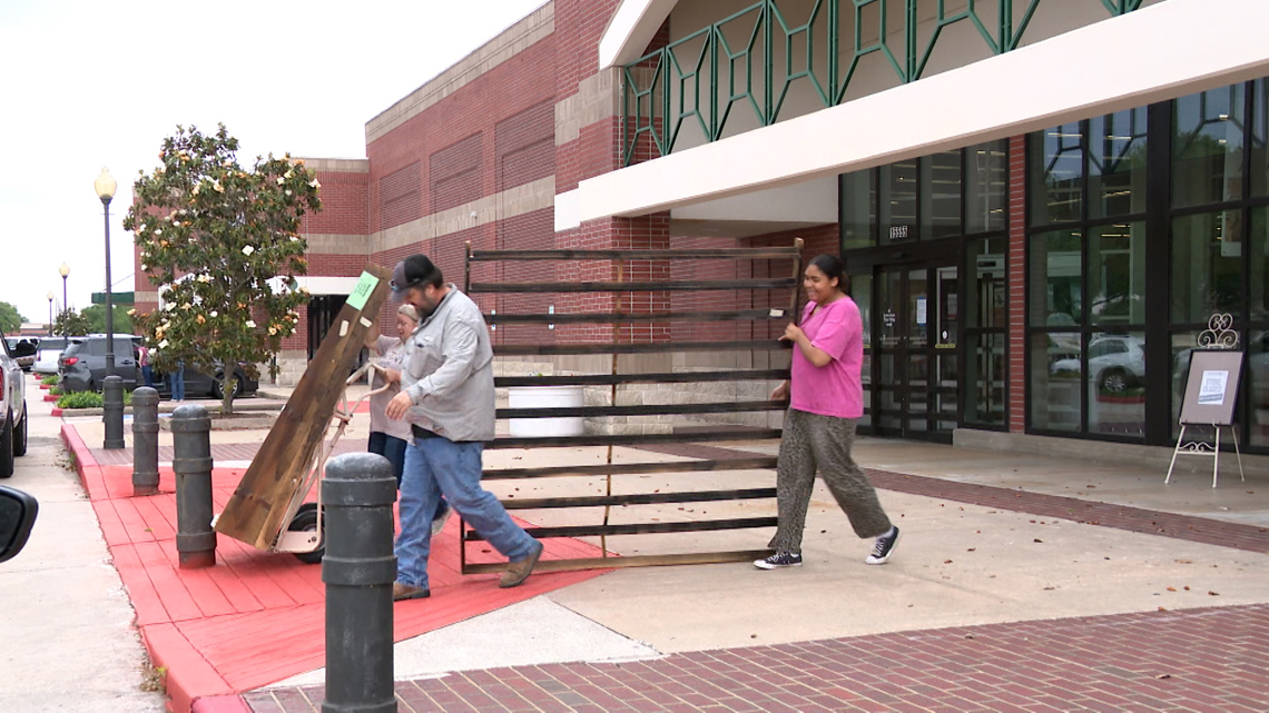 Painted Tree closure locks out vendors, leaving Houston small businesses scrambling