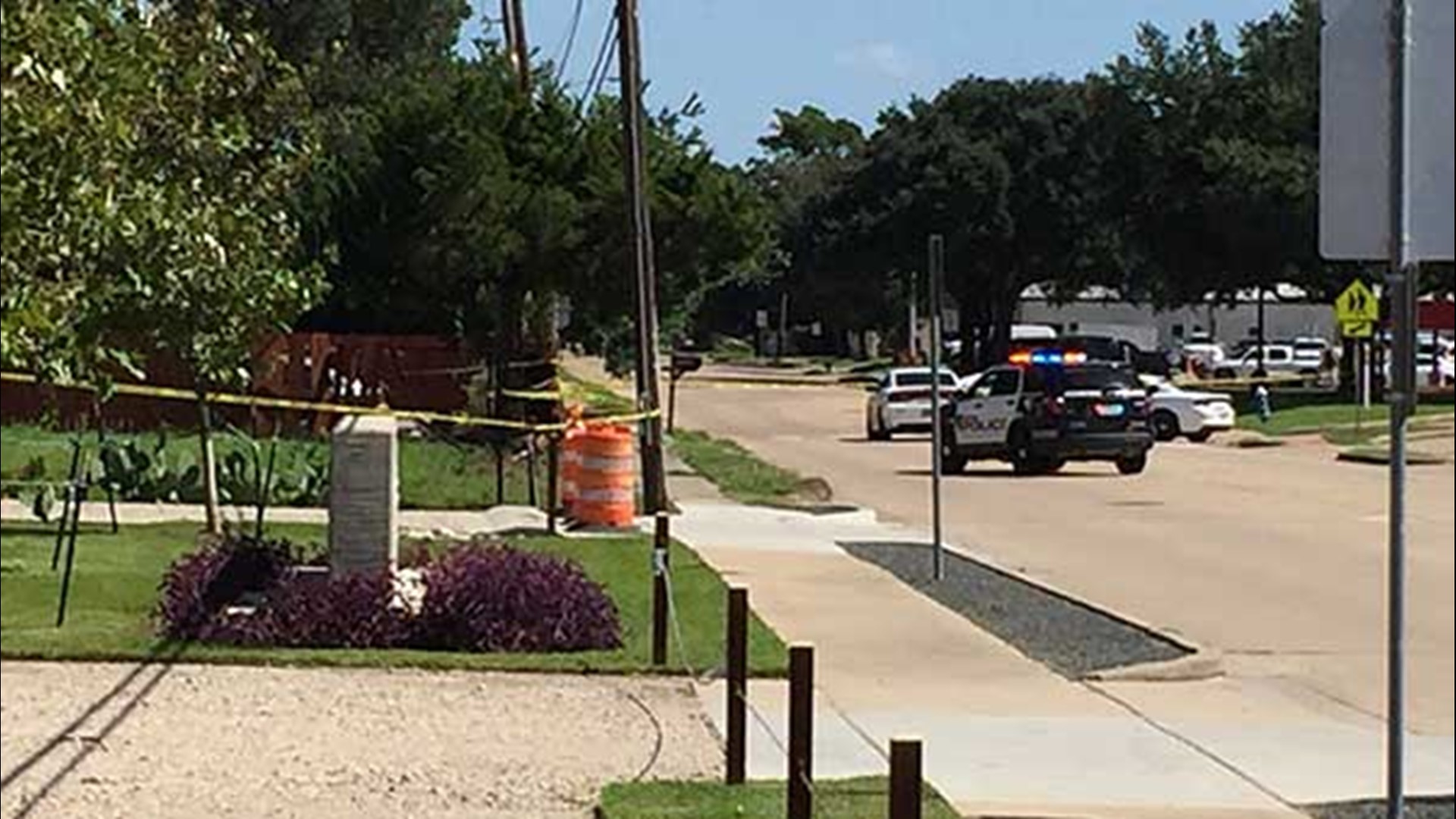 Shooting in southwest Houston Man collapses on roadway