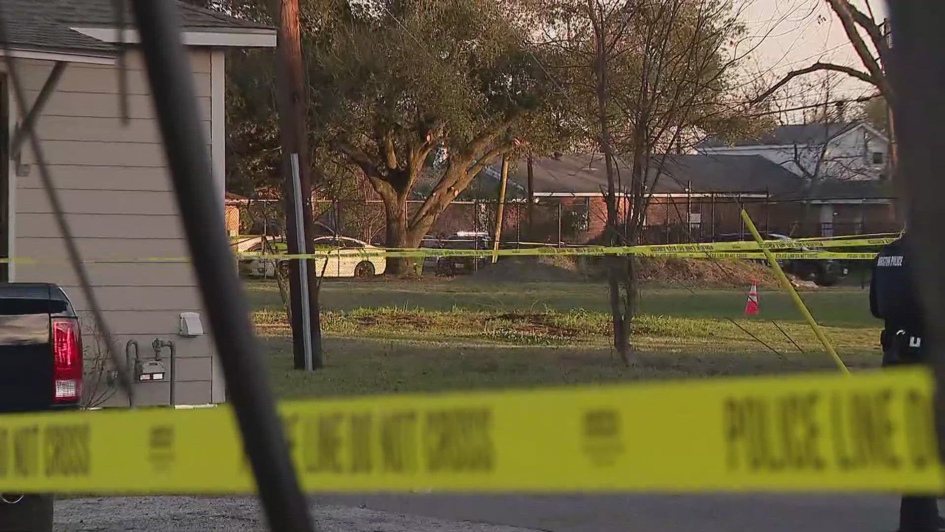 HPD: Officer fatally shoots armed suspect in the Kashmere Gardens area ...
