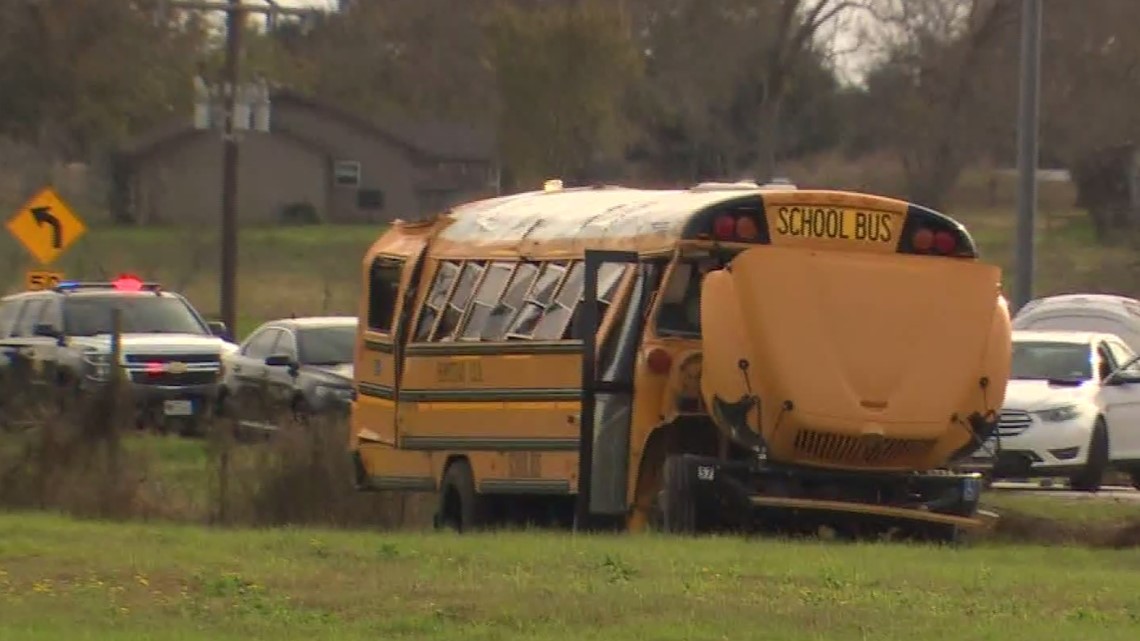 DPS: Satu orang dewasa tewas dalam kecelakaan bus sekolah Hempstead ISD