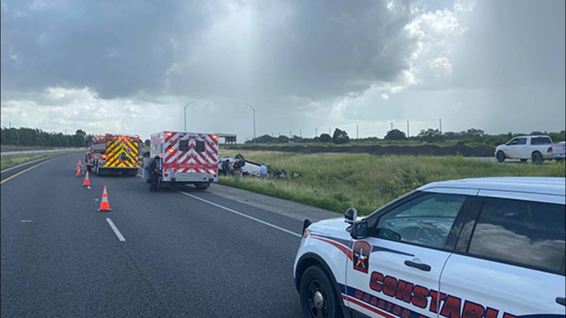 One killed, several run after rollover crash in Wharton County