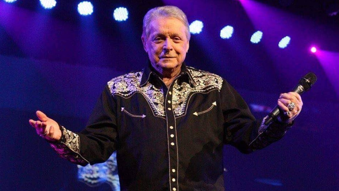 Country music legend Mickey Gilley dead at 86