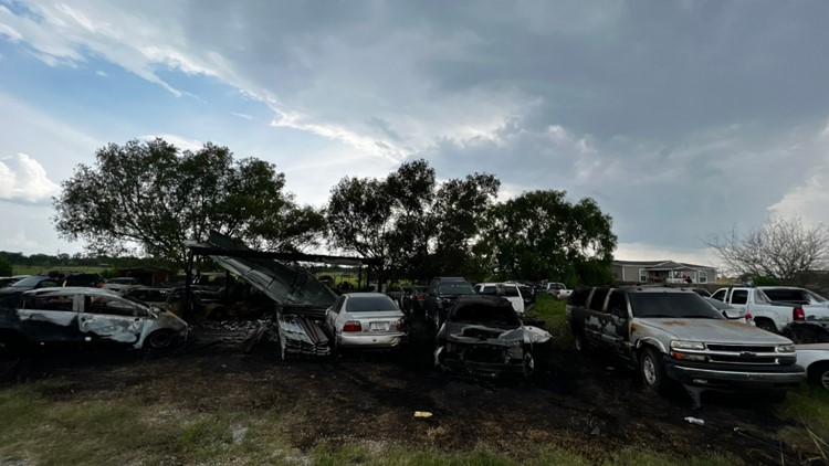 More than a dozen vehicles catch fire at east Harris County junkyard, sheriff says