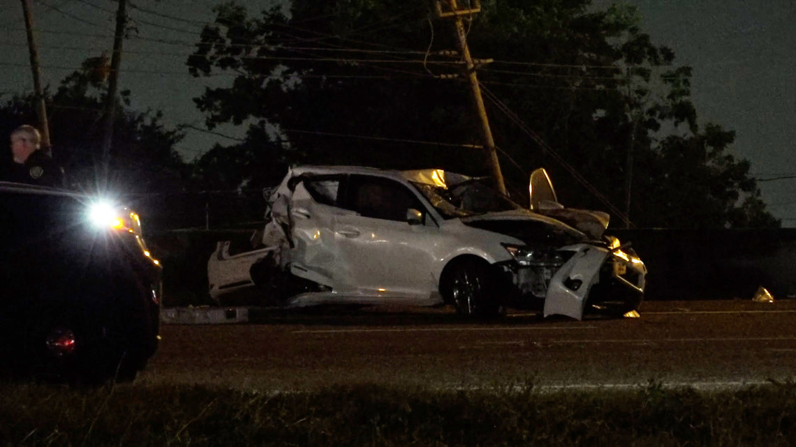 HPD: 6 hurt in crash after pedestrian hit, killed on East Freeway ...