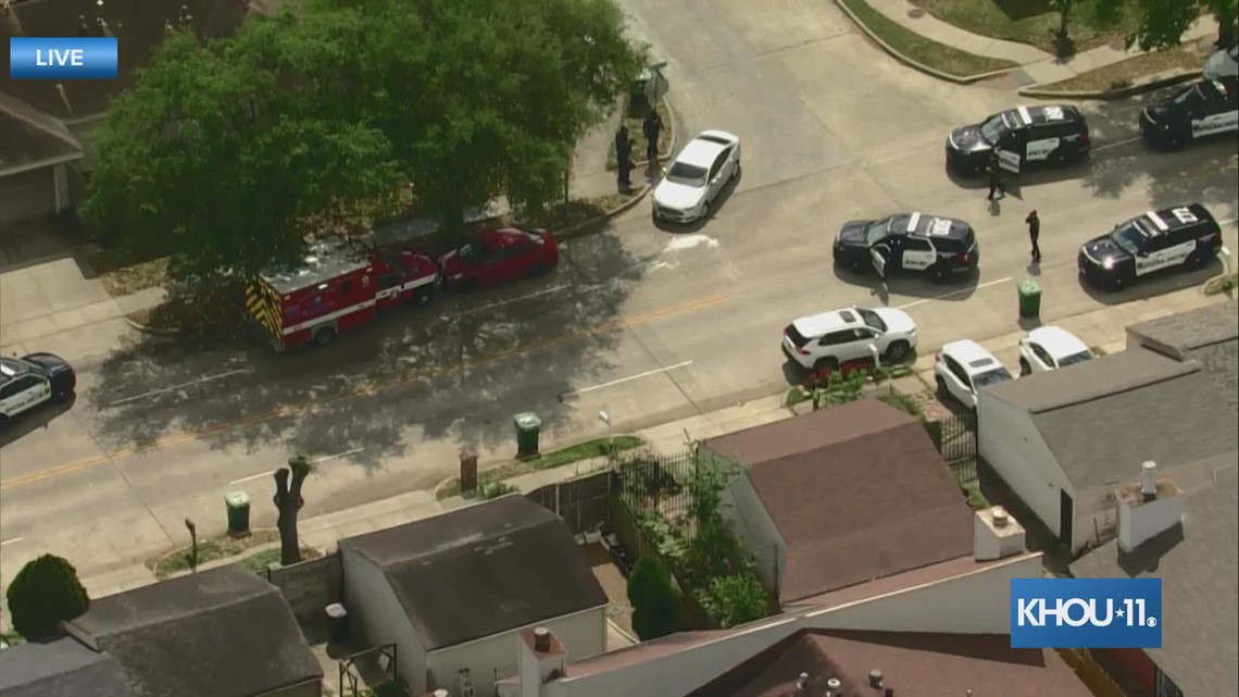 Driver in stolen ambulance crashes in SW Houston after police chase - Vimarsana News