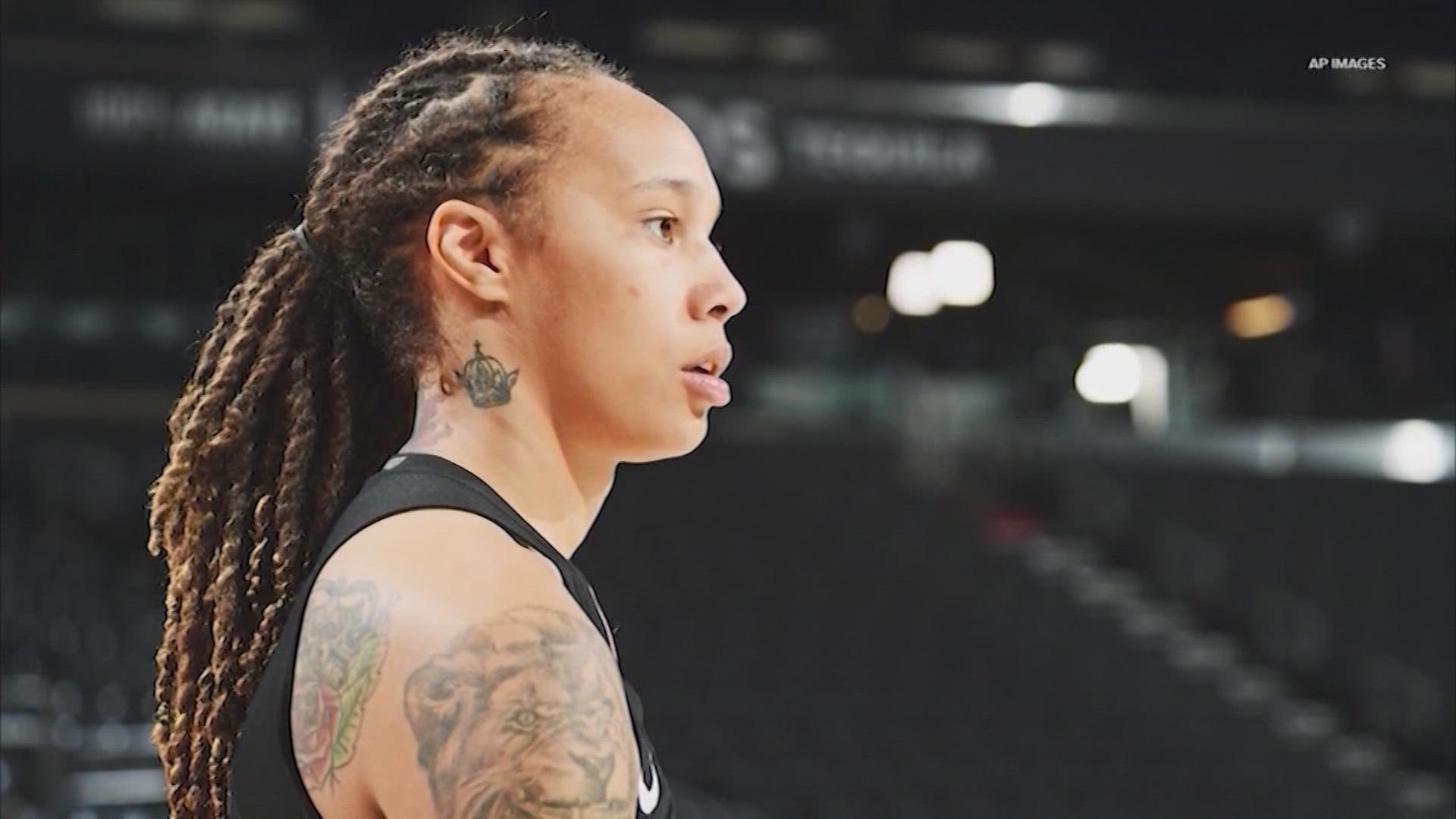 Verify Can you keep backyard chickens in Houston city limits?