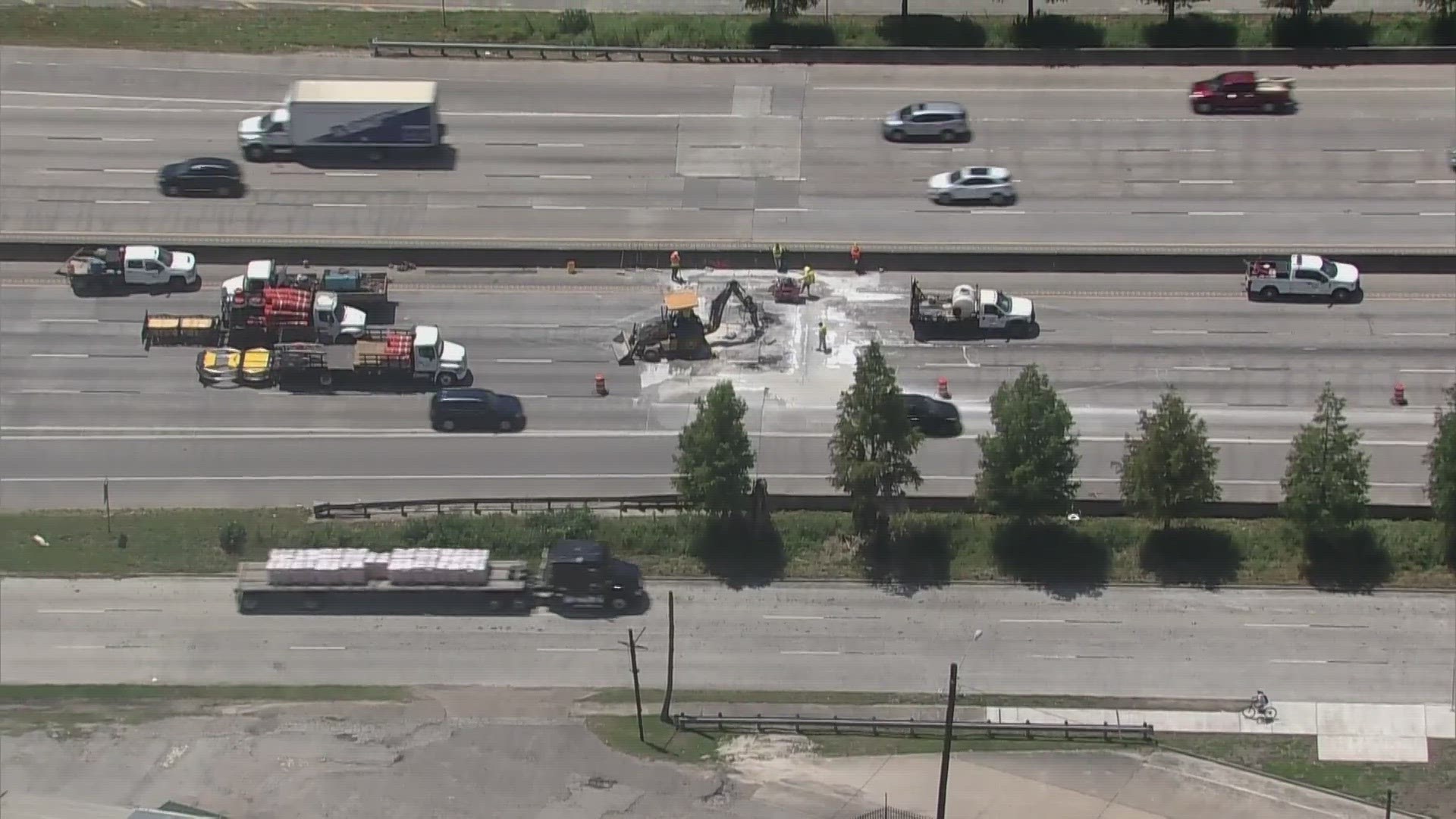 Emergency Roadwork Shuts Down 3 Lanes Of I-10 East Freeway | Khou.com