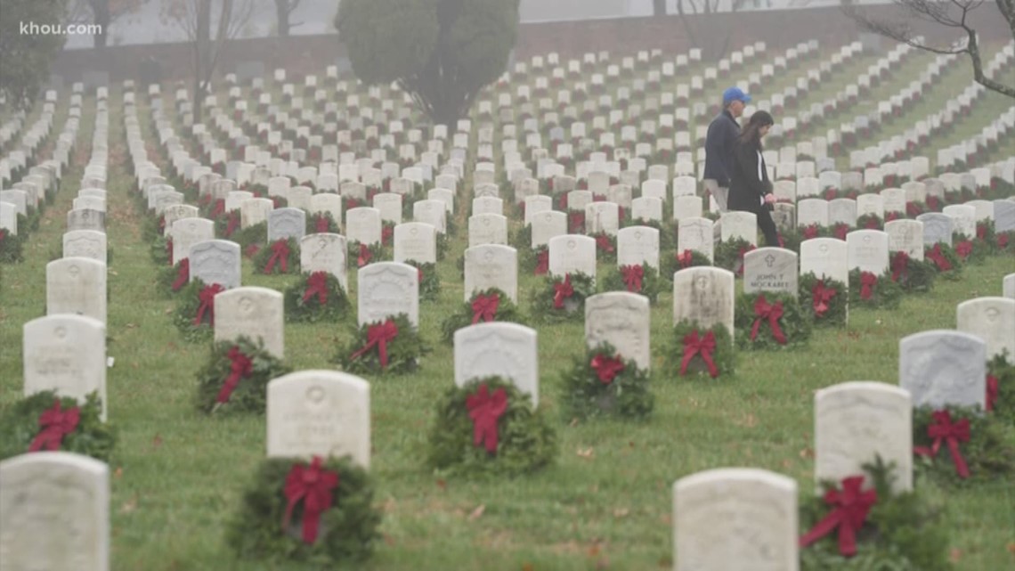 Karangan Bunga Di Seluruh Amerika Houston menghormati para veteran pada hari Sabtu
