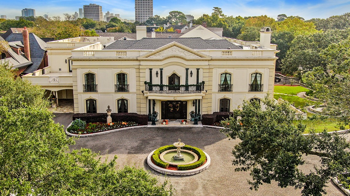 Rumah Houston seluas 21.000 kaki persegi dijual di River Oaks