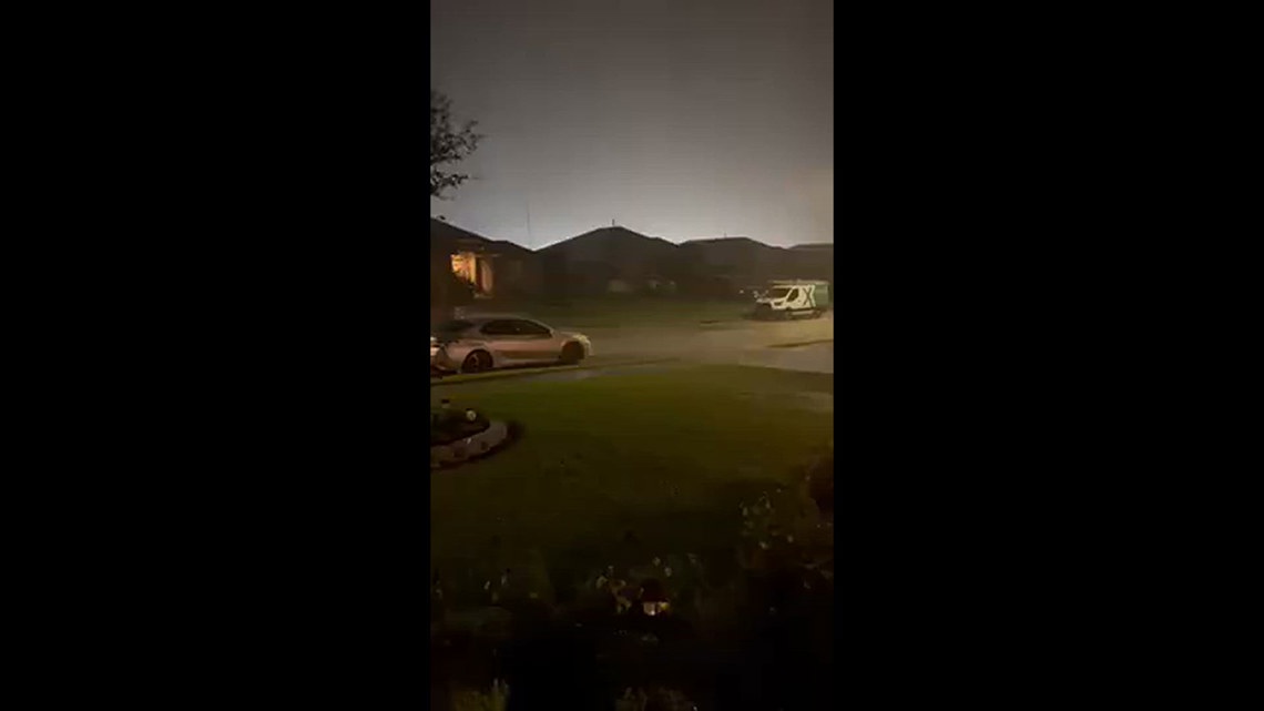 Rain coming down in Rosenberg as Hurricane Beryl moves through | khou.com