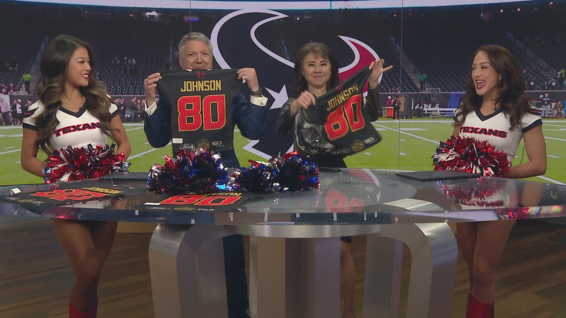 The Houston Texans cheerleaders break down what you can expect on gameday!