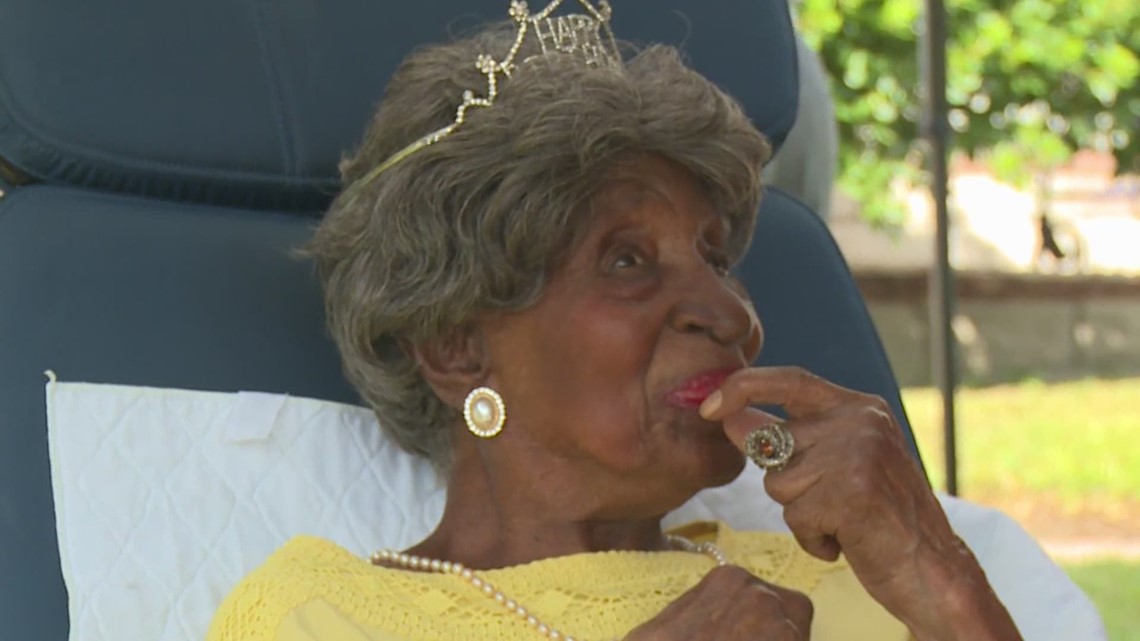 Oldest person in the US is now 114-year-old Elizabeth Francis