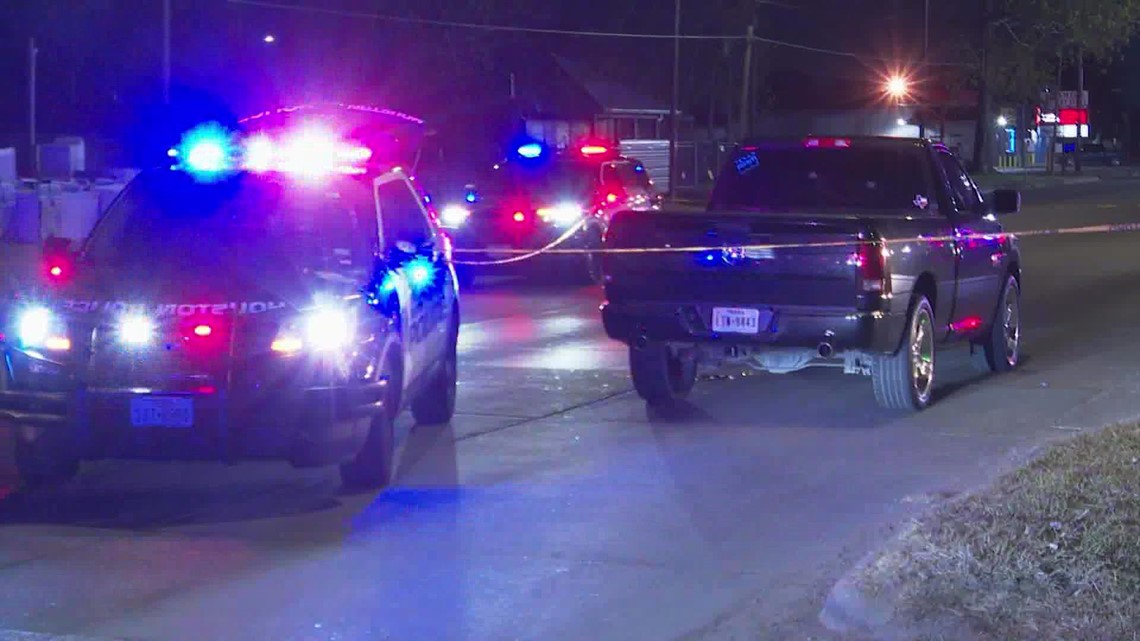 Man ambushed in shooting at taco truck in N. Houston, police say