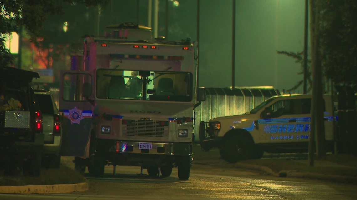 Pct. 4 Man arrested after shooting at deputies on Kuykendahl