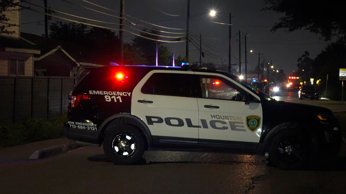 Off-duty Harris County deputy injured in drive-by shooting while in bed, Houston police say