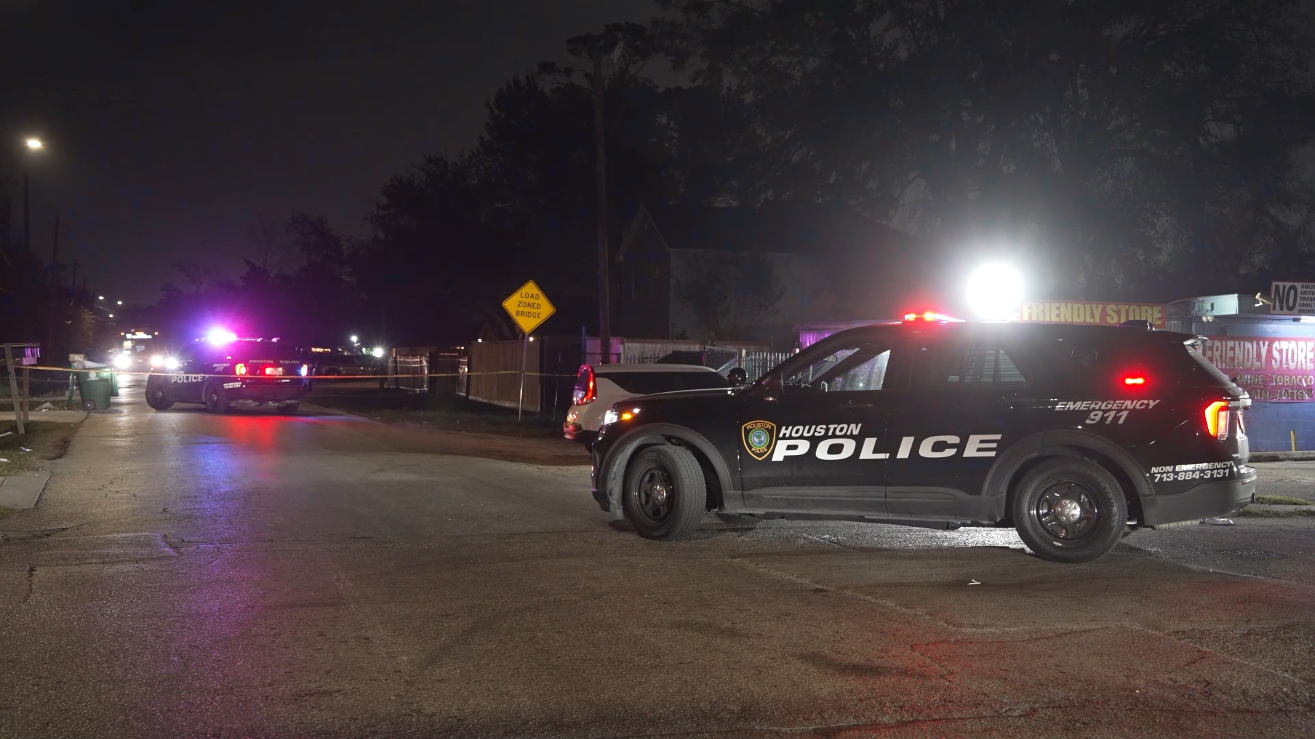 Man left critical after late-night parking lot shooting, Houston police ...