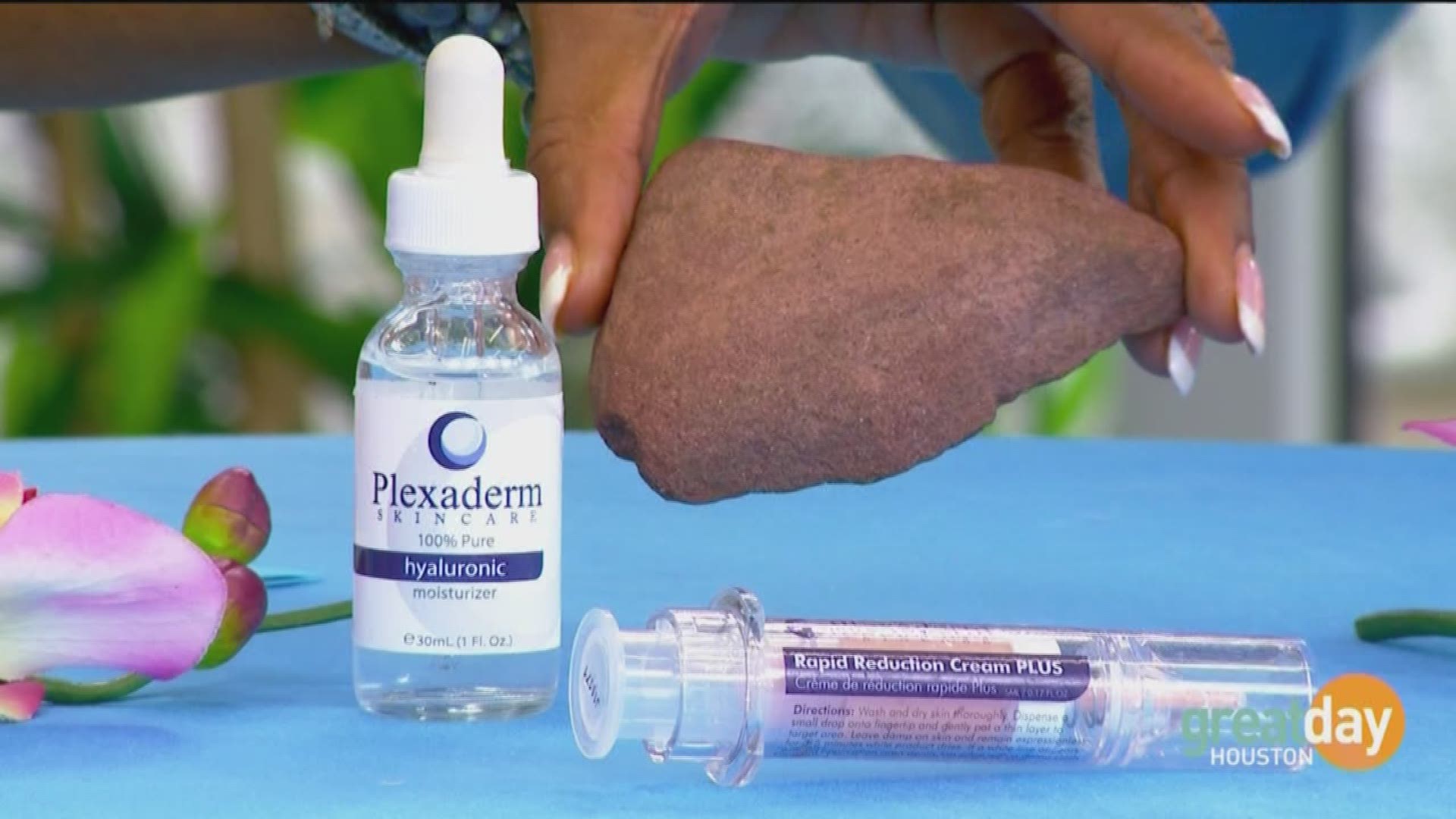 Plexaderm takes years off your face by making under eye bags and age lines disappear in just minutes.  Scott DeFalco showed Deborah Duncan it's amazing results.