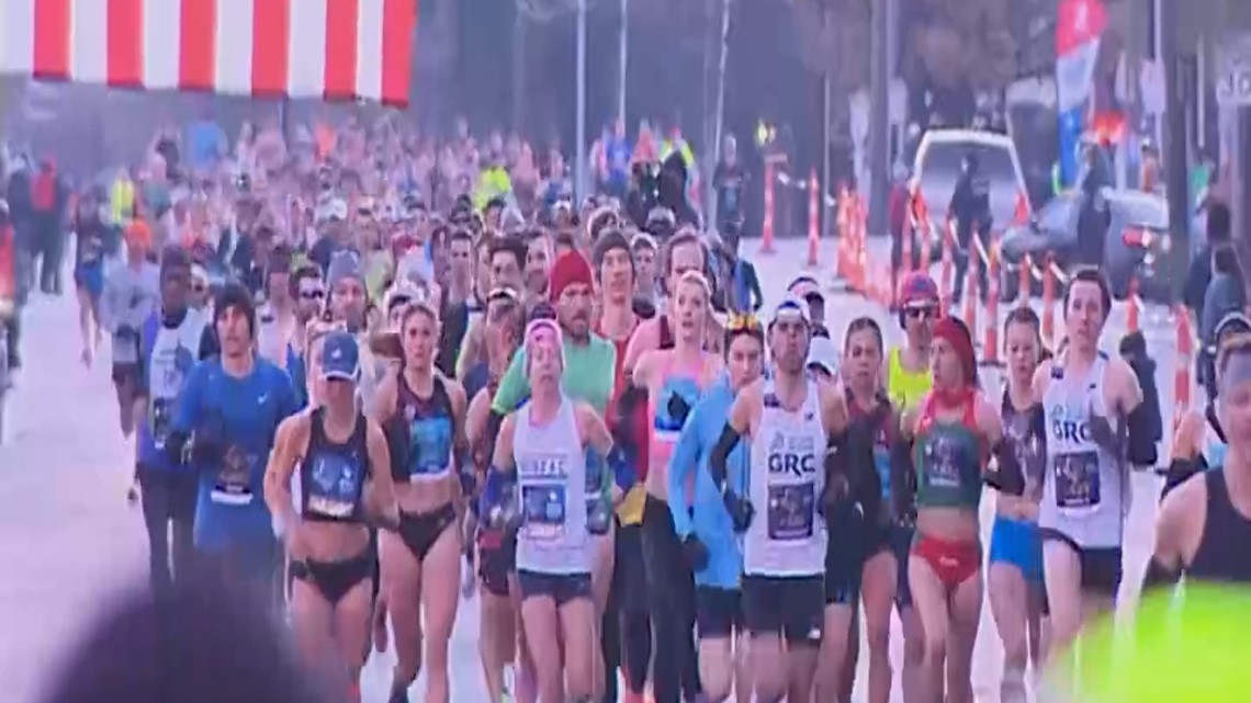 Peserta berani menghadapi hawa dingin untuk bertanding di Houston Marathon