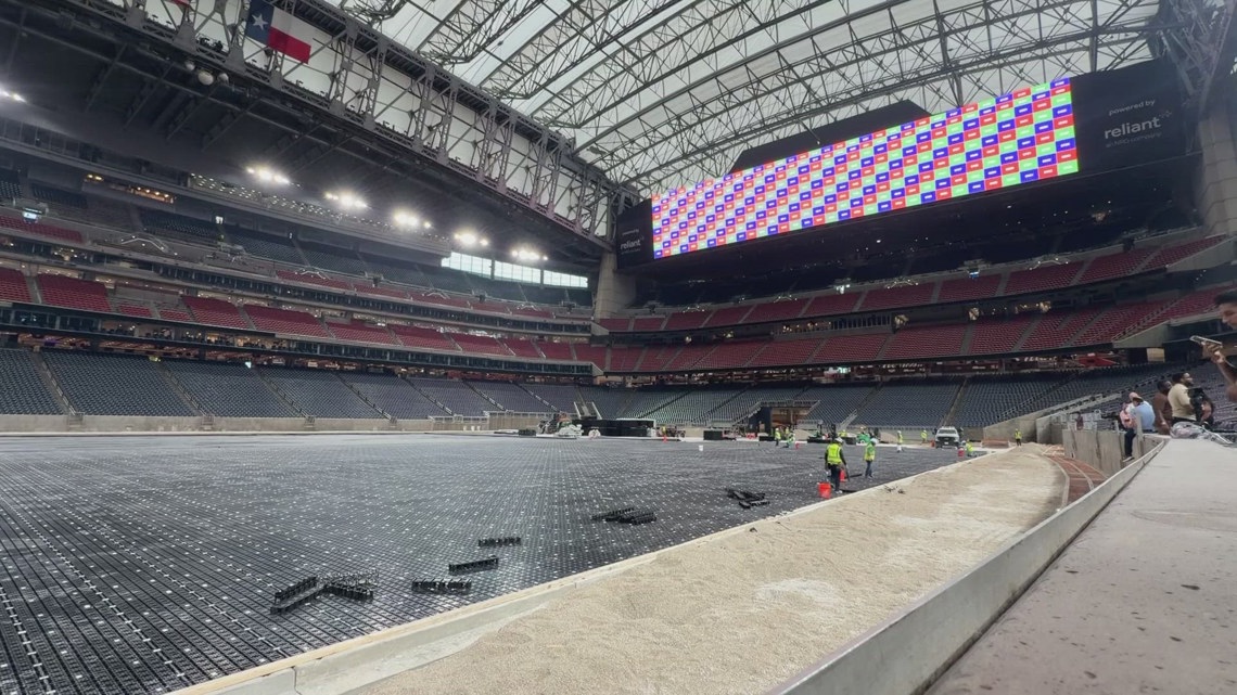 ‘This is the fun part' | An up-close look at crews installing the soccer pitch inside Houston Stadium for World Cup matches