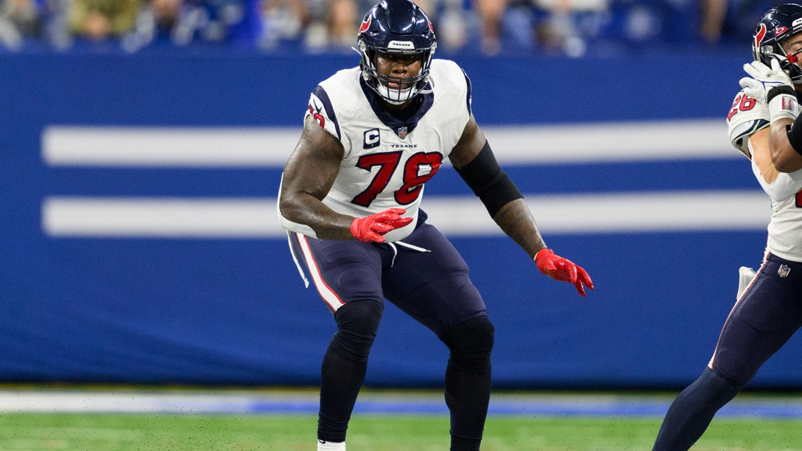 Texans' Laremy Tunsil surprises single mothers, children with meals, games,  gift bags and football tickets: 'I love giving back'