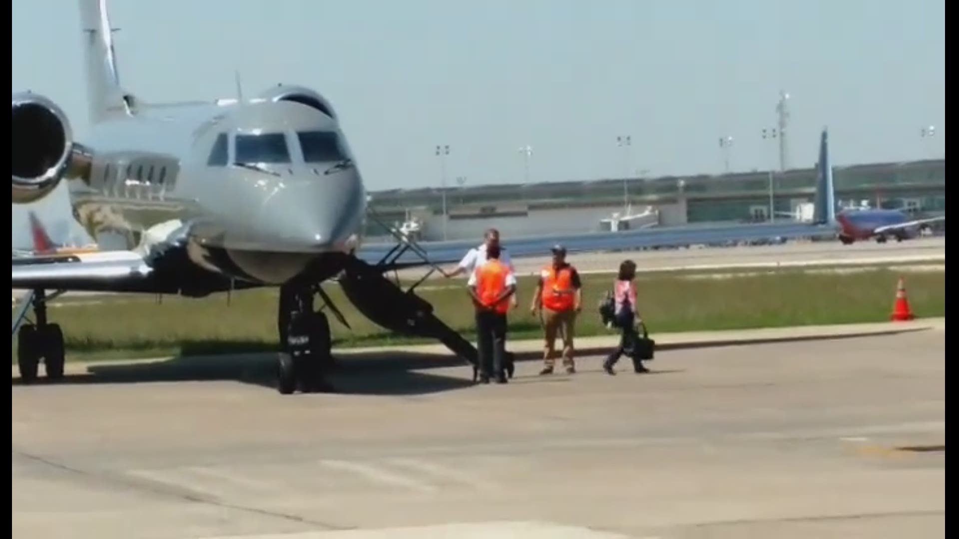 Video shows Beyonce landing at Hobby Airport in Houston on Friday afternoon.