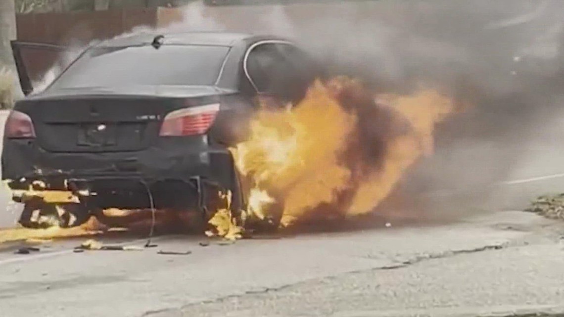 Spring woman helps mother, child escape car fire - Vimarsana News