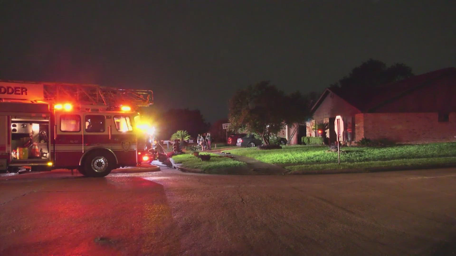 One person dead in Missouri City house fire | khou.com