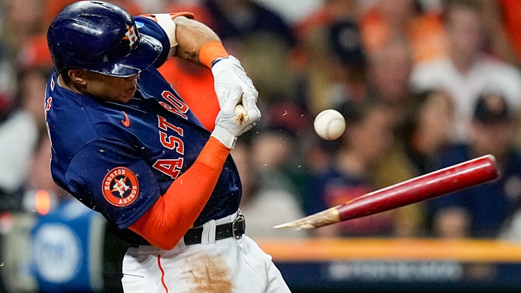 Yordan Álvarez smashes his SECOND home run of the game to cut