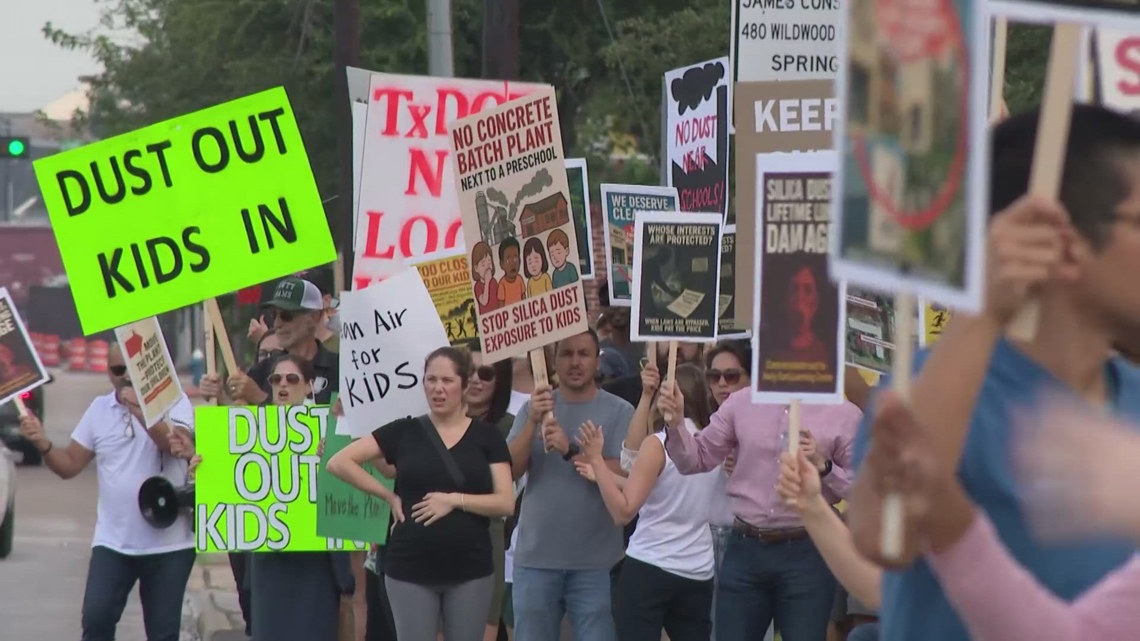 Parents protest concrete batch plant near west Houston schools, demand answers from TxDOT