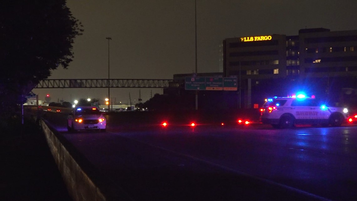 Woman dies after jumping out of moving truck on I-45 in Houston - Vimarsana News