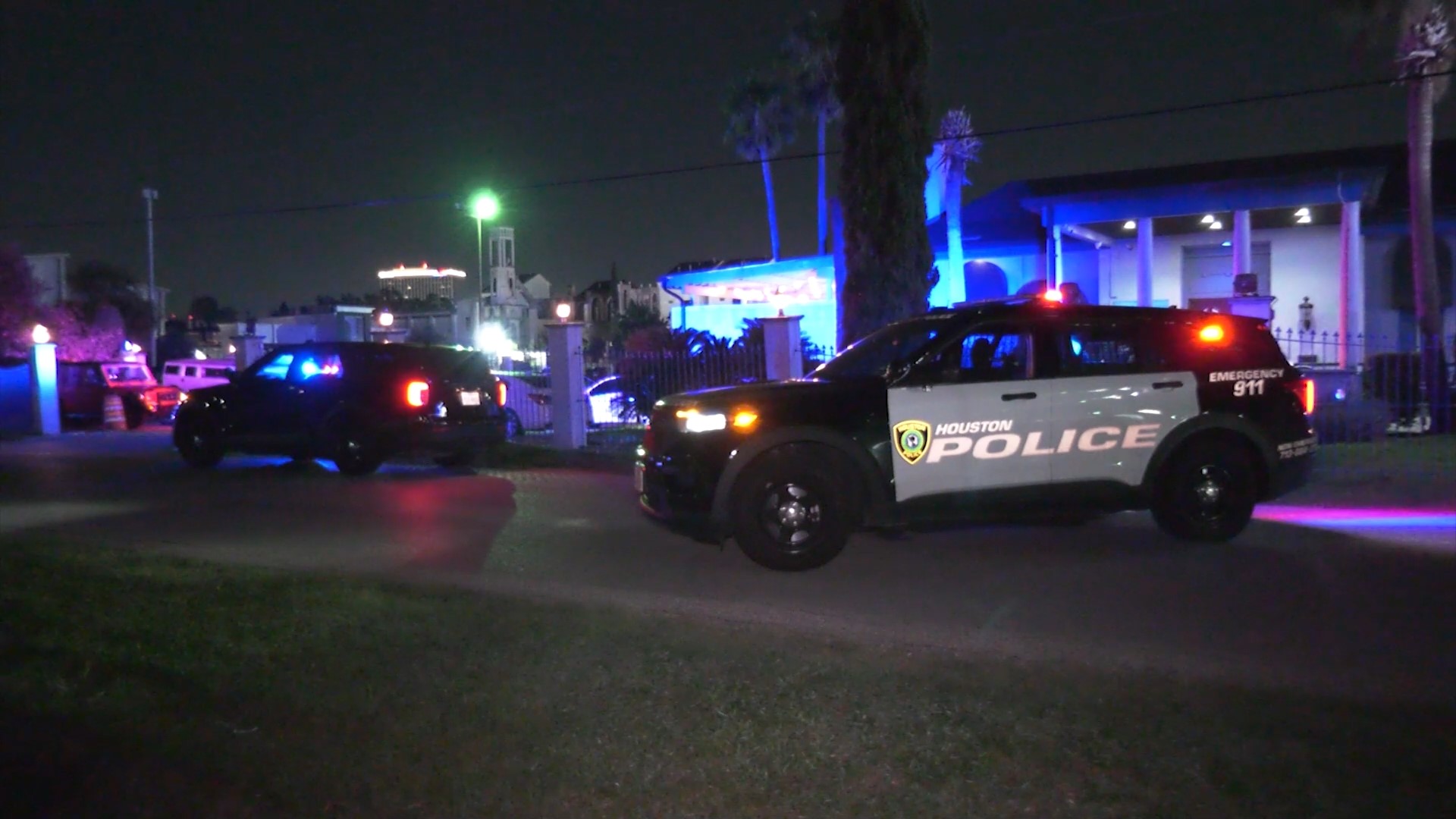 Raw video: Security guard shot, killed outside Club Onyx, HPD says