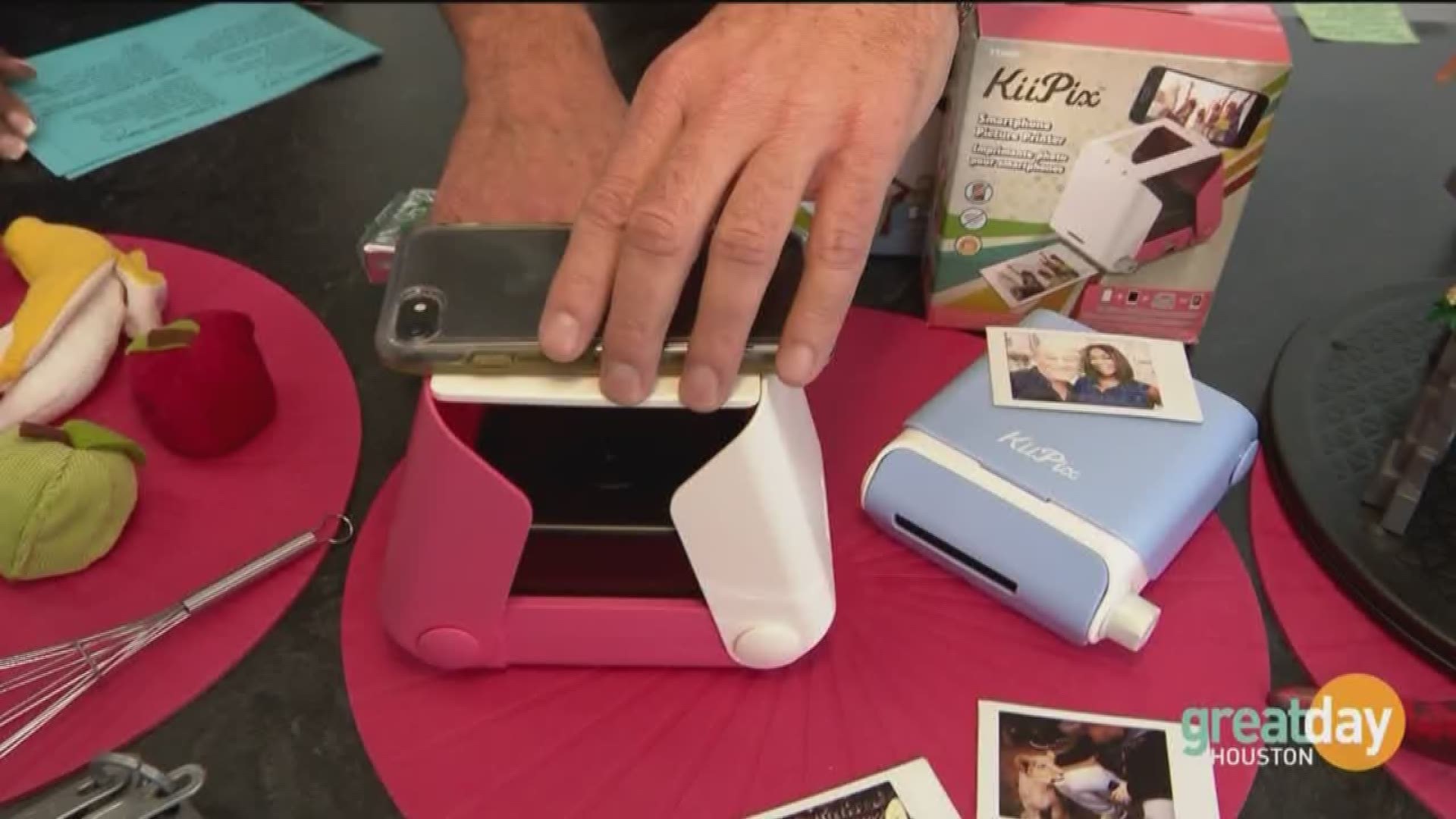 Steve Greenberg shows us the latest in tech toys.