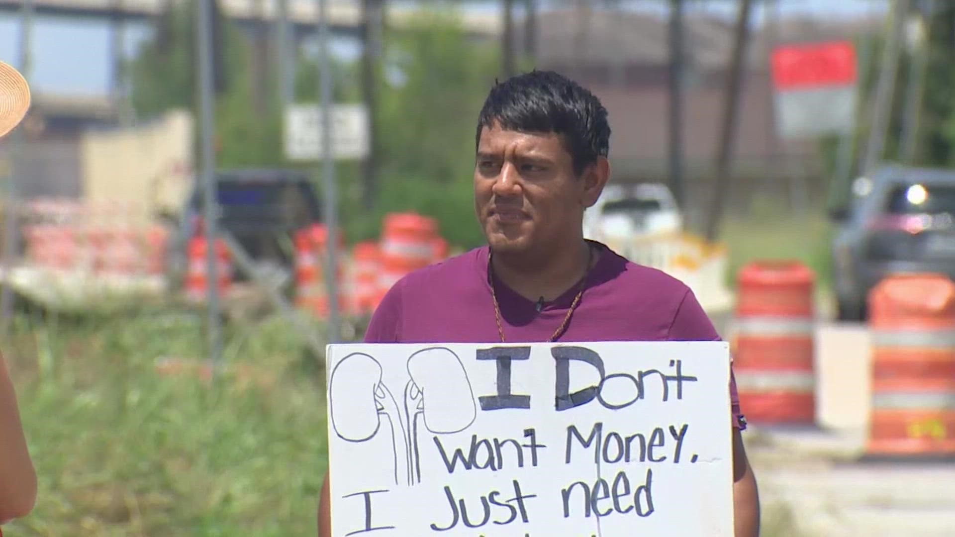 A 24-year-old Houston man needs your help, he’s in need of a kidney donor. And his search has taken him to the streets.