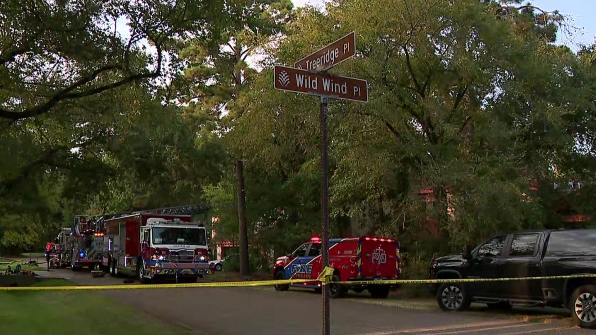 1 dead after fire tears through garage apartment in The Woodlands