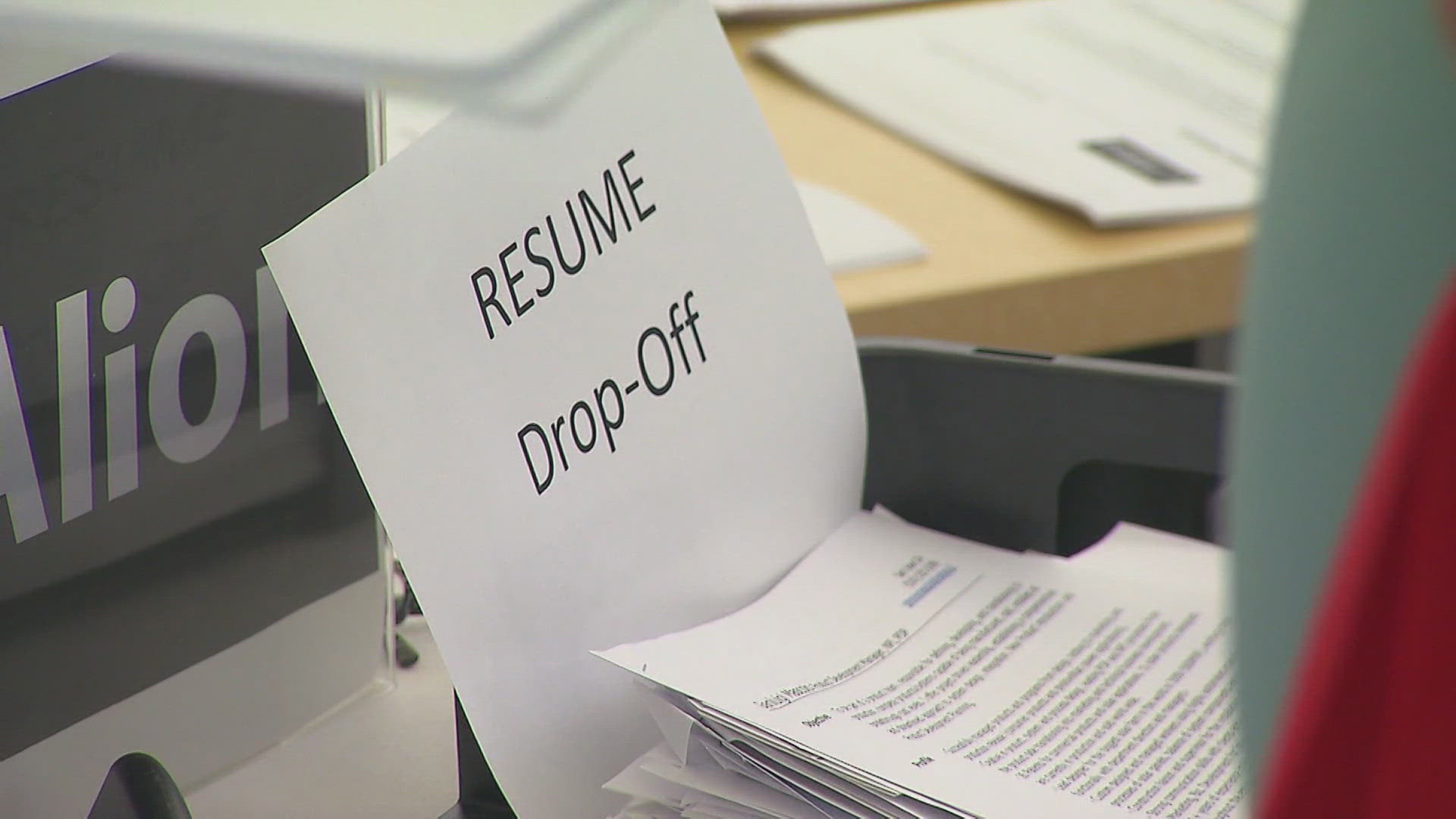 Data shows the number of available jobs in the U.S. continued to shrink in July.