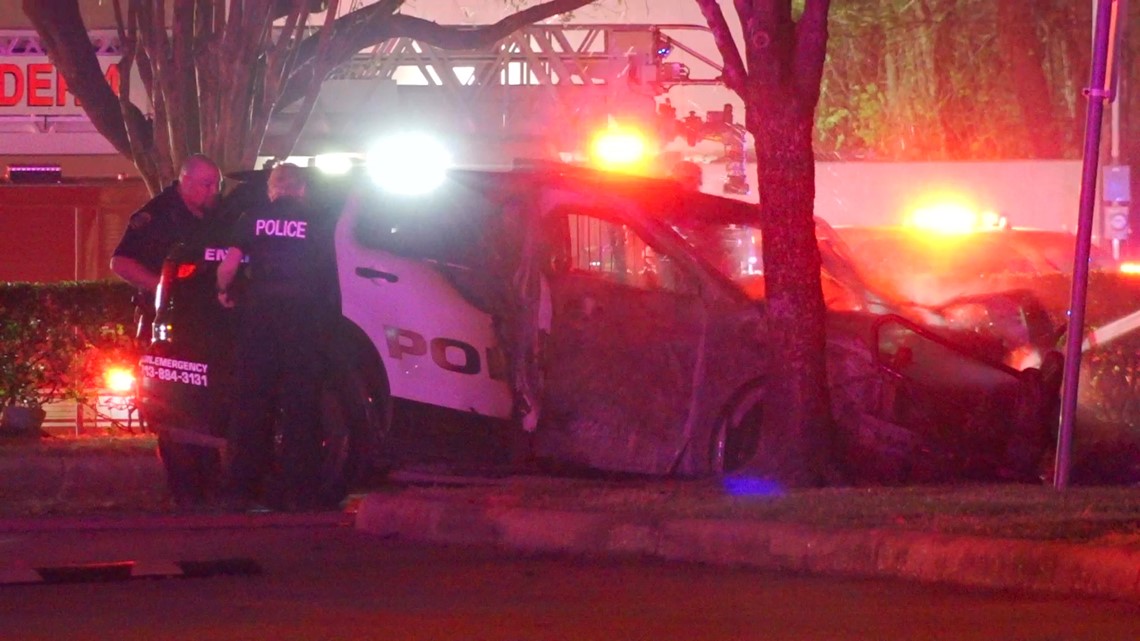 Kejahatan Houston: Petugas menabrak pengemudi yang tidak bersalah selama pengejaran