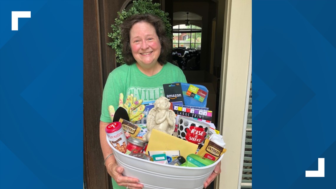 Houston neighbors surprise woman with gift basket