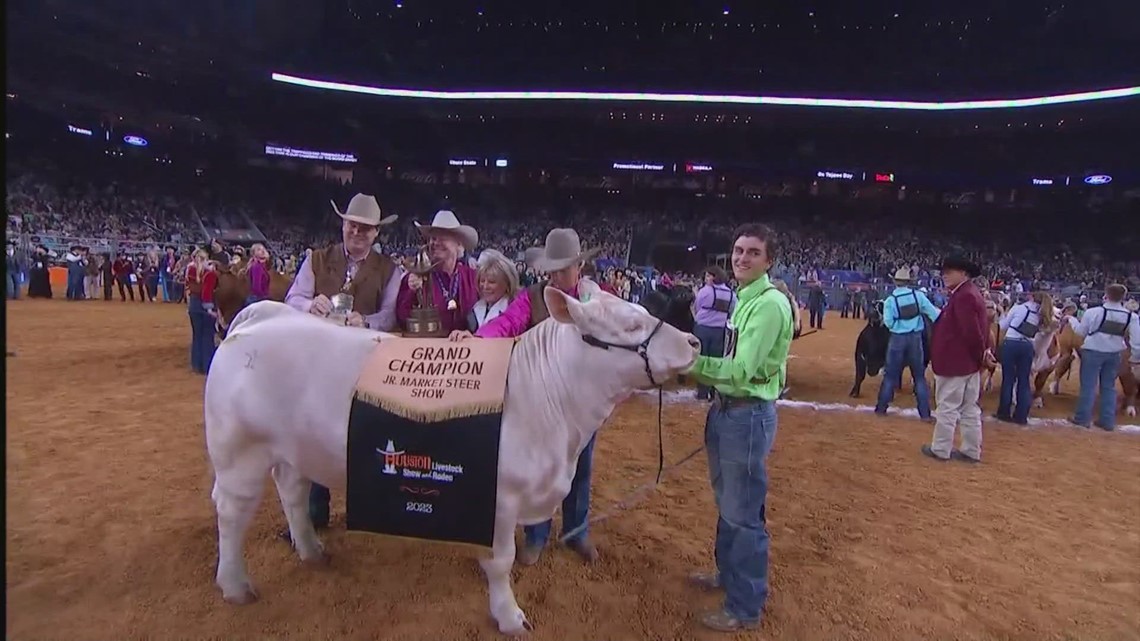 Juara Grand RodeoHouston Steer bernama