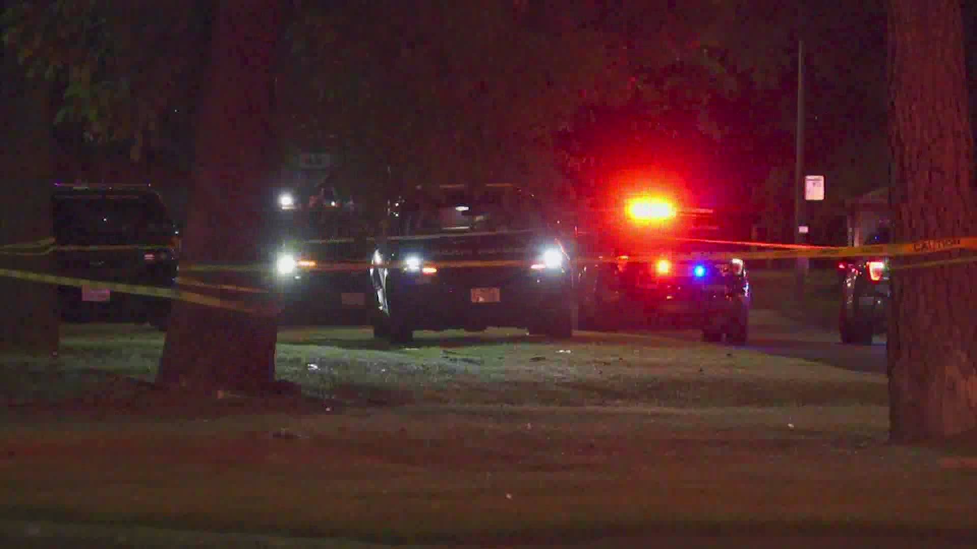 2 men shot to death in front of NW Houston apartment complex, police ...