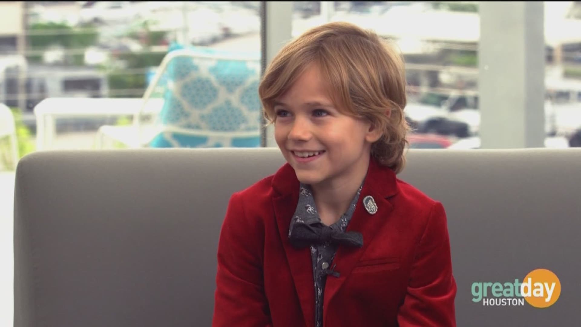 10-year-old actor Gavin Warren talked about what life is like on a movie set and starring alongside Ryan Gosling in "First Man"
