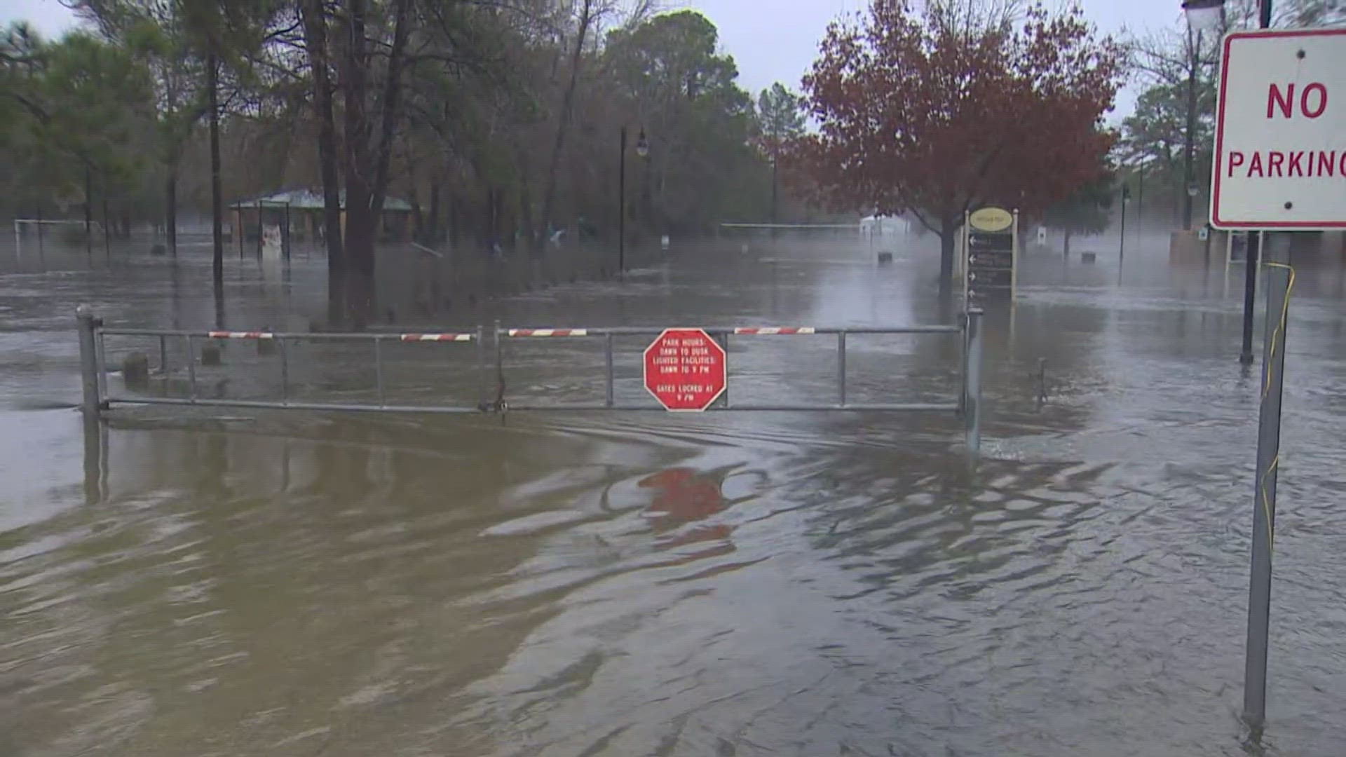 KHOU 11's Jason Miles reports from McDade Estates in Montgomery County, where the part was under water.